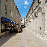 Διαμέρισμα Modern Old Town -
