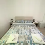 Διαμέρισμα Modern Old Town - *