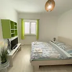 Modern Old Town - * Ζαντάρ