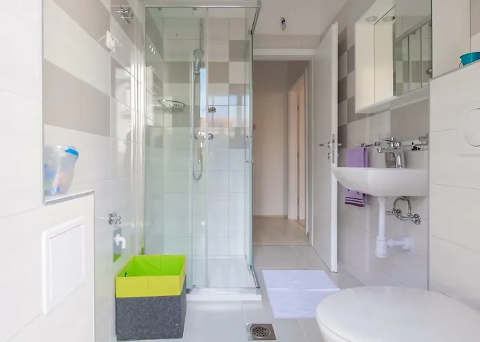 Modern Old Town - * Zara