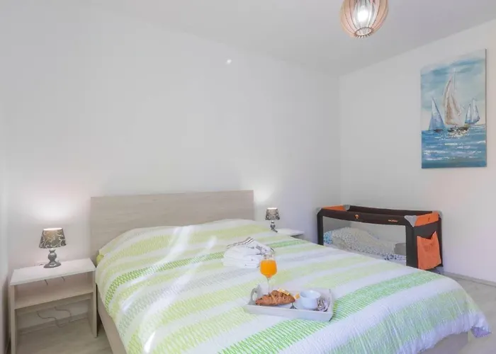 Appartamento Modern Old Town - Zara